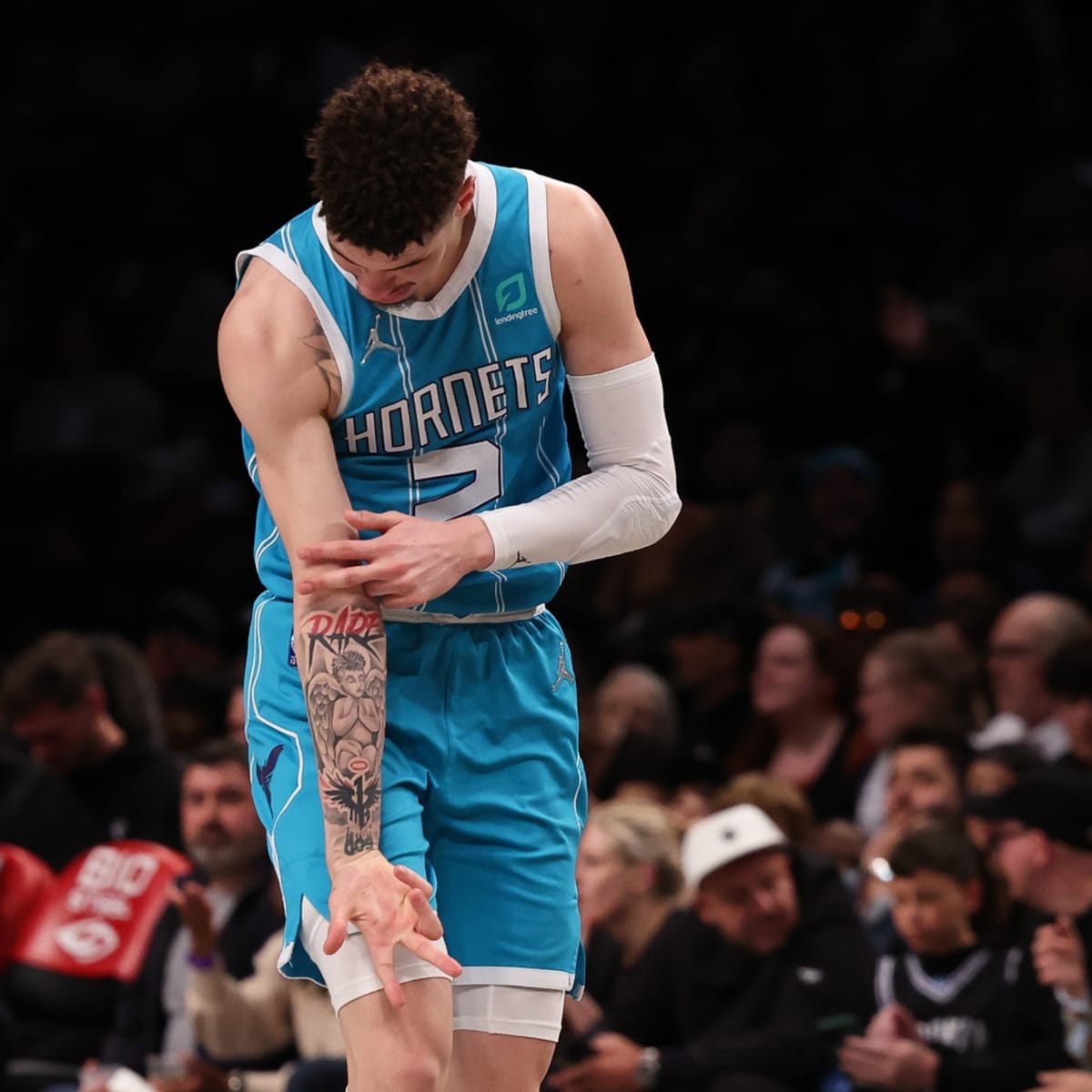 Charania] Charlotte Hornets All-Star LaMelo Ball is officially changing his  jersey number from No. 2 to No. 1 for next season, sources tell  @TheAthletic @Stadium. : r/nba