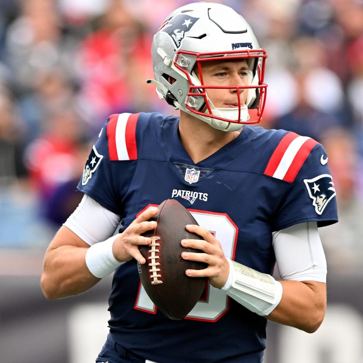 Patriots' Mac Jones will start at quarterback Sunday, ESPN says