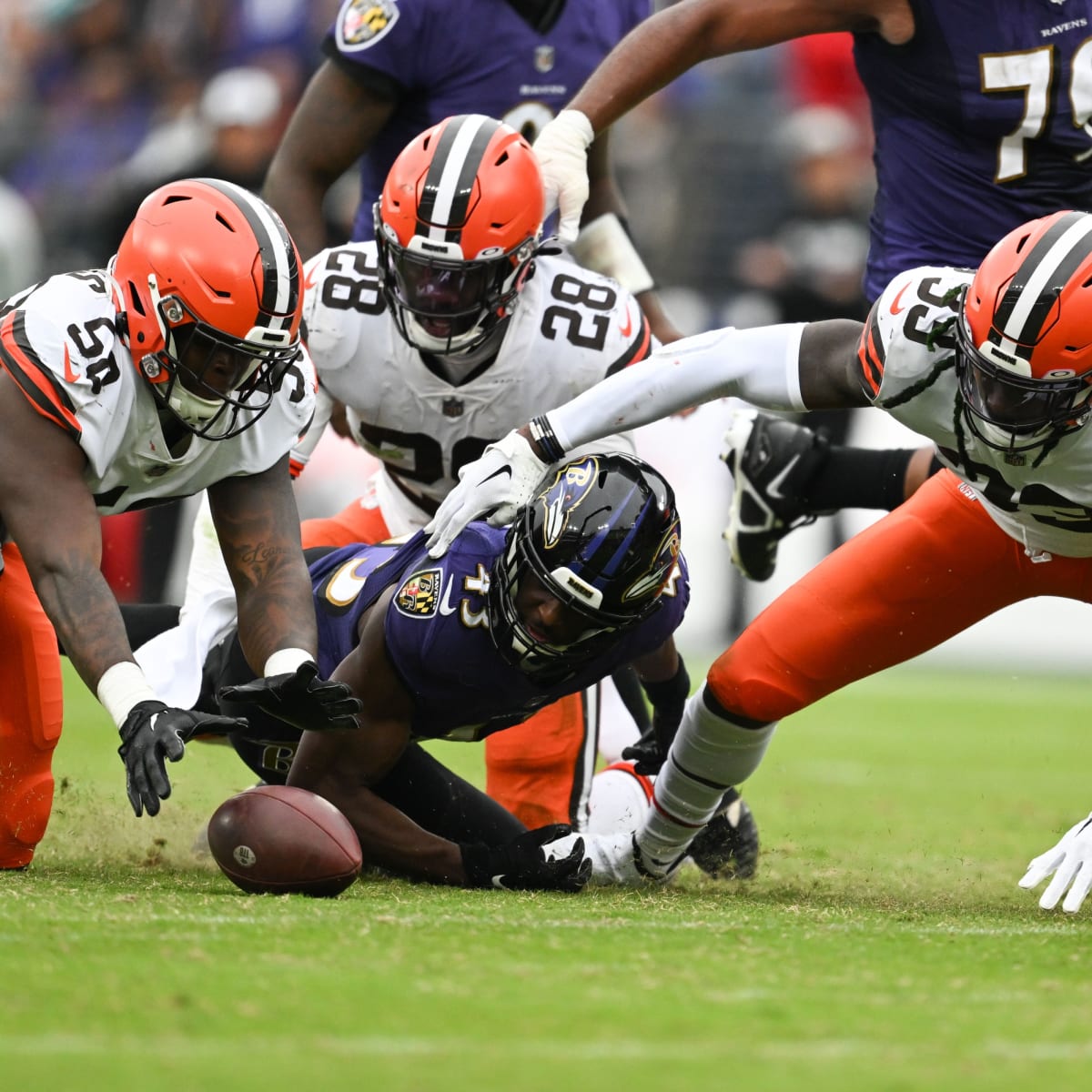 Baltimore Ravens Jadeveon Clowney Eyes 'Year Like the Eagles Had' for  Defense - Sports Illustrated Baltimore Ravens News, Analysis and More