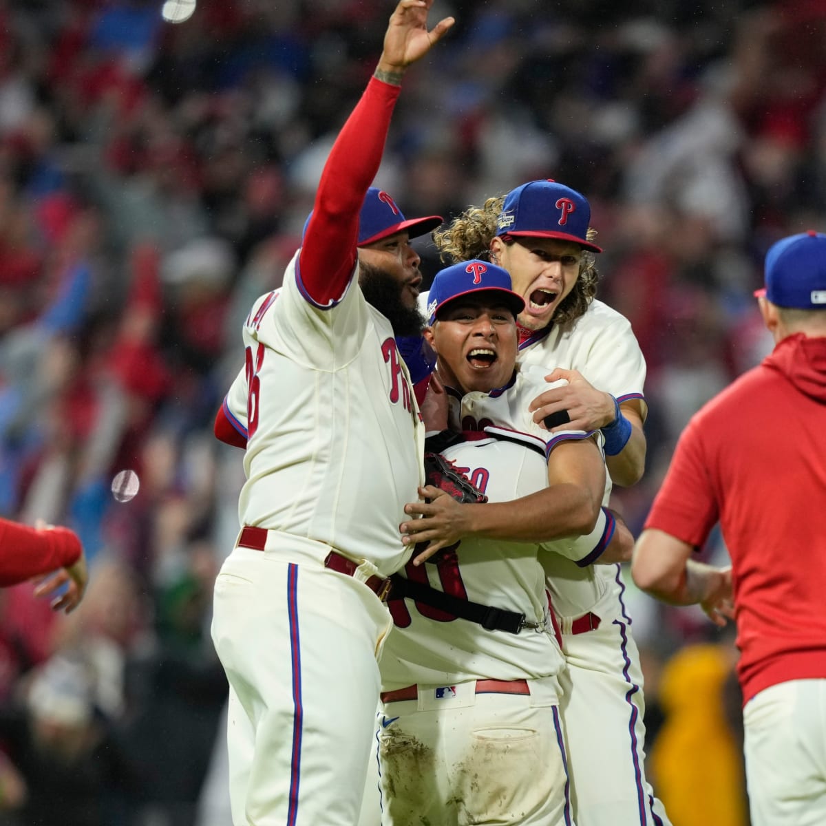 MLB world reacts to Phillies' insane walk-off win, Angels' 11th
