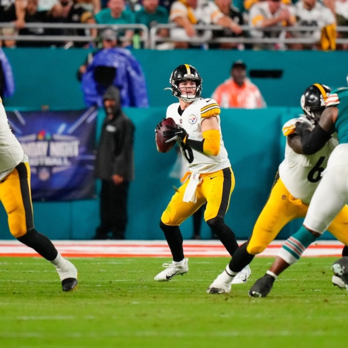 STEELERS VS. DOLPHINS - Hard Rock Stadium