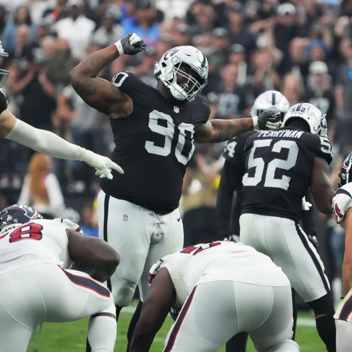 Las Vegas Raiders Re-sign Former Ohio State Defensive Tackle Johnathan  Hankins To One-Year Deal - Sports Illustrated Ohio State Buckeyes News,  Analysis and More