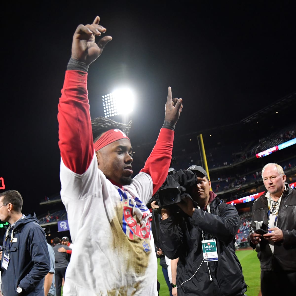 Former Phillie Jean Segura welcomed back with a championship ring: 'I feel  love' for the fans