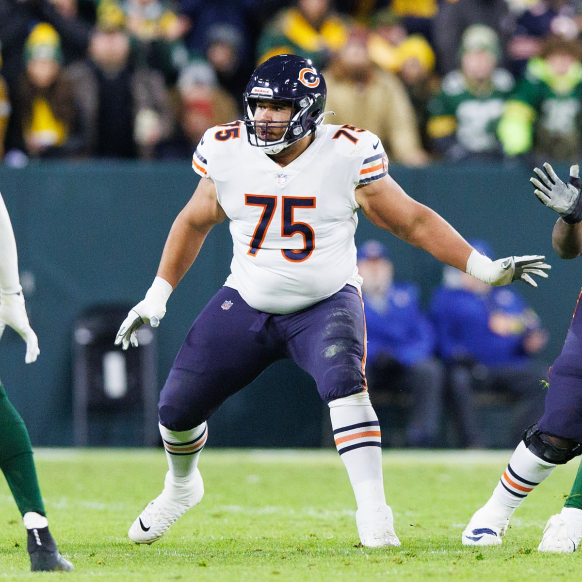 Chicago Bears offensive tackle Riley Reiff (71) works during the first half  of an NFL football game against the Atlanta Falcons, Sunday, Nov. 20, 2022,  in Atlanta. The Atlanta Falcons won 27-24. (