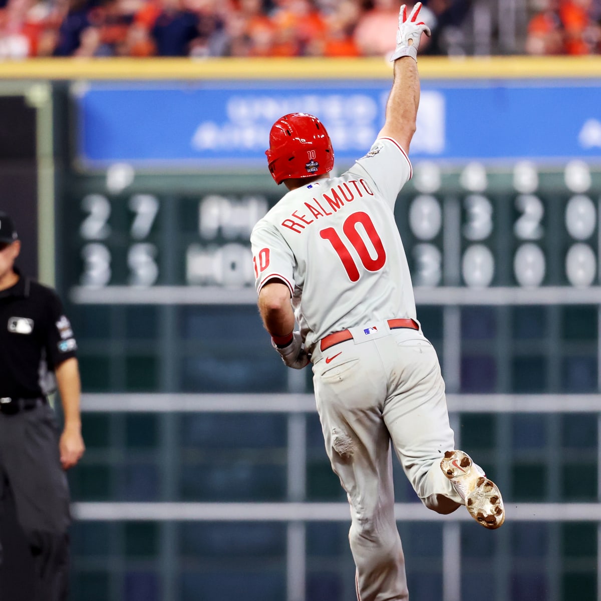 Rosenthal: Phillies' J.T. Realmuto puts skill, durability on display in  World Series comeback - The Athletic