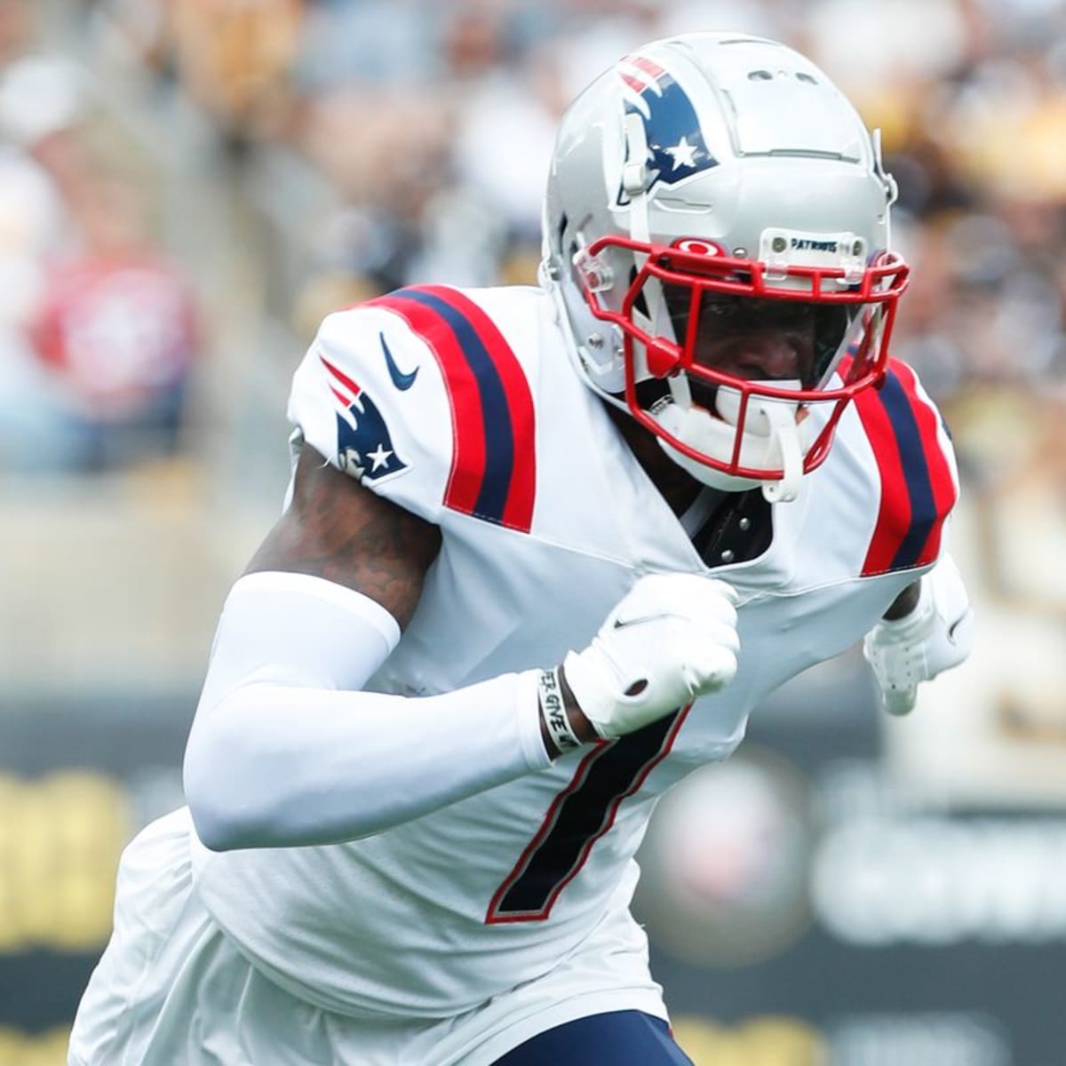 Patriots WR DeVante back at practice two weeks after knee injury vs. Jets 