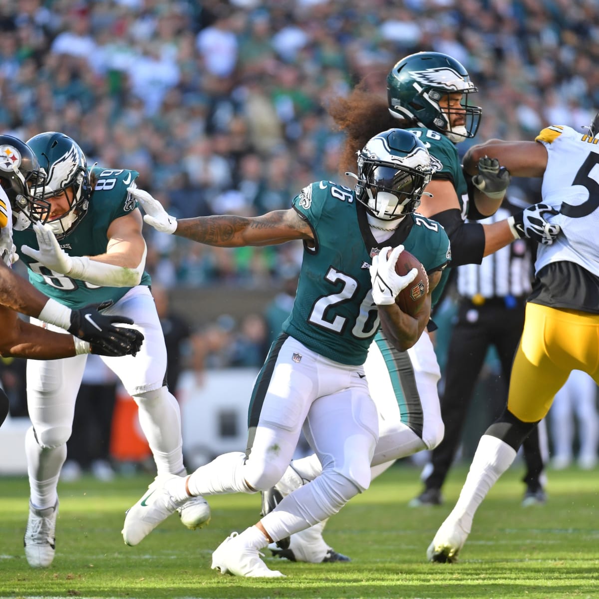 Steelers fall to Eagles, 35-13