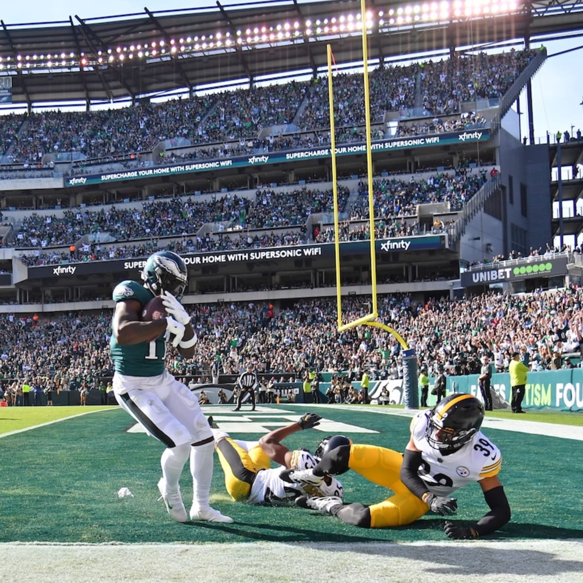 Bizarre Penalty on Eagles' Brandon Graham Leads to Steelers TD