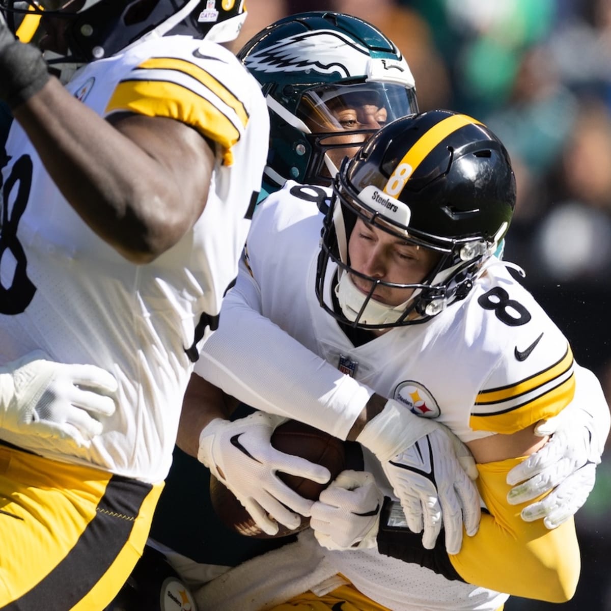 Pickett making steady if not flashy progress for Steelers