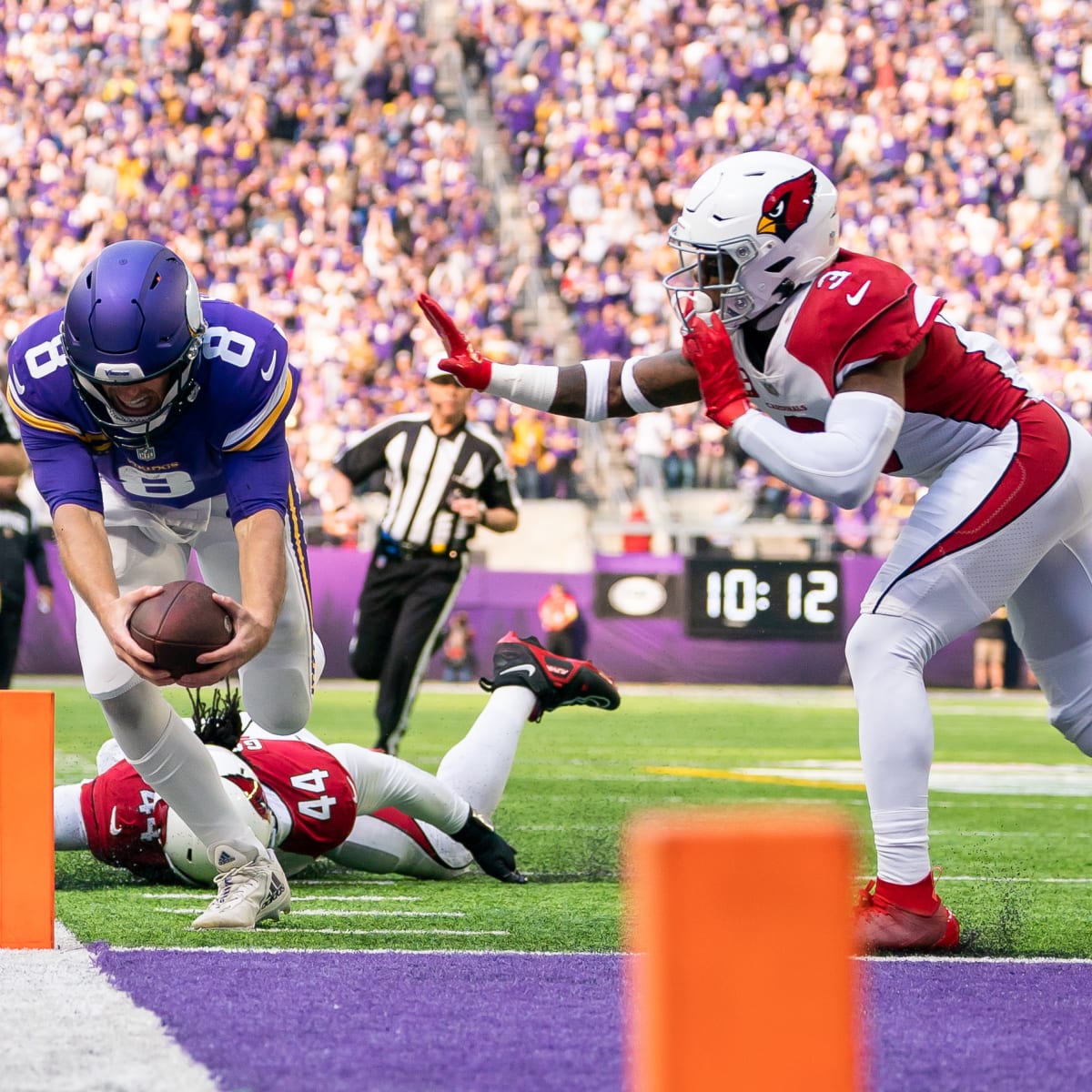 Photos: Vikings trounce Cardinals