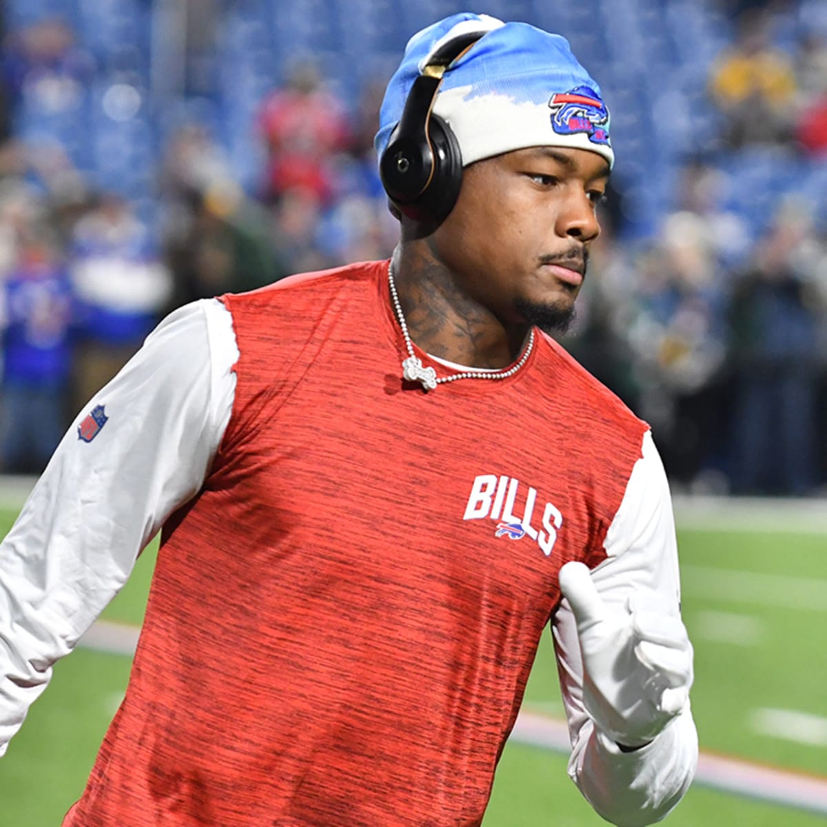 Bills' Stefon Diggs talks trash to Packers' Jaire Alexander running out of  tunnel before game