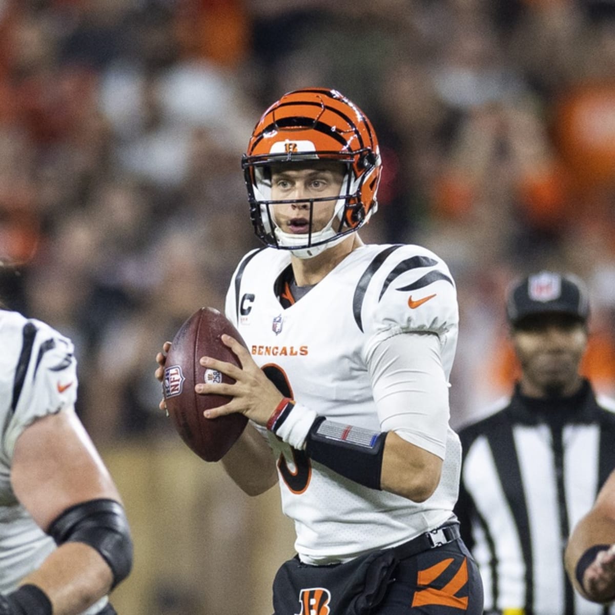 Cincinnati Bengals center Trey Hill (63) looks to make a block during an  NFL football game against the Cleveland Browns, Sunday, Jan. 9, 2022, in  Cleveland. (AP Photo/Kirk Irwin Stock Photo - Alamy