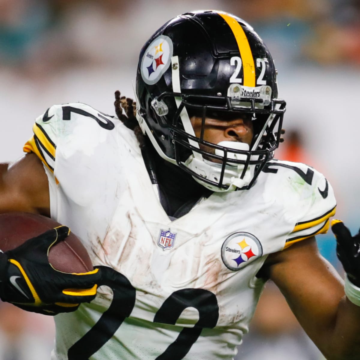 Steelers' Najee Harris: No fumbles in 2021, no visor in 2022 