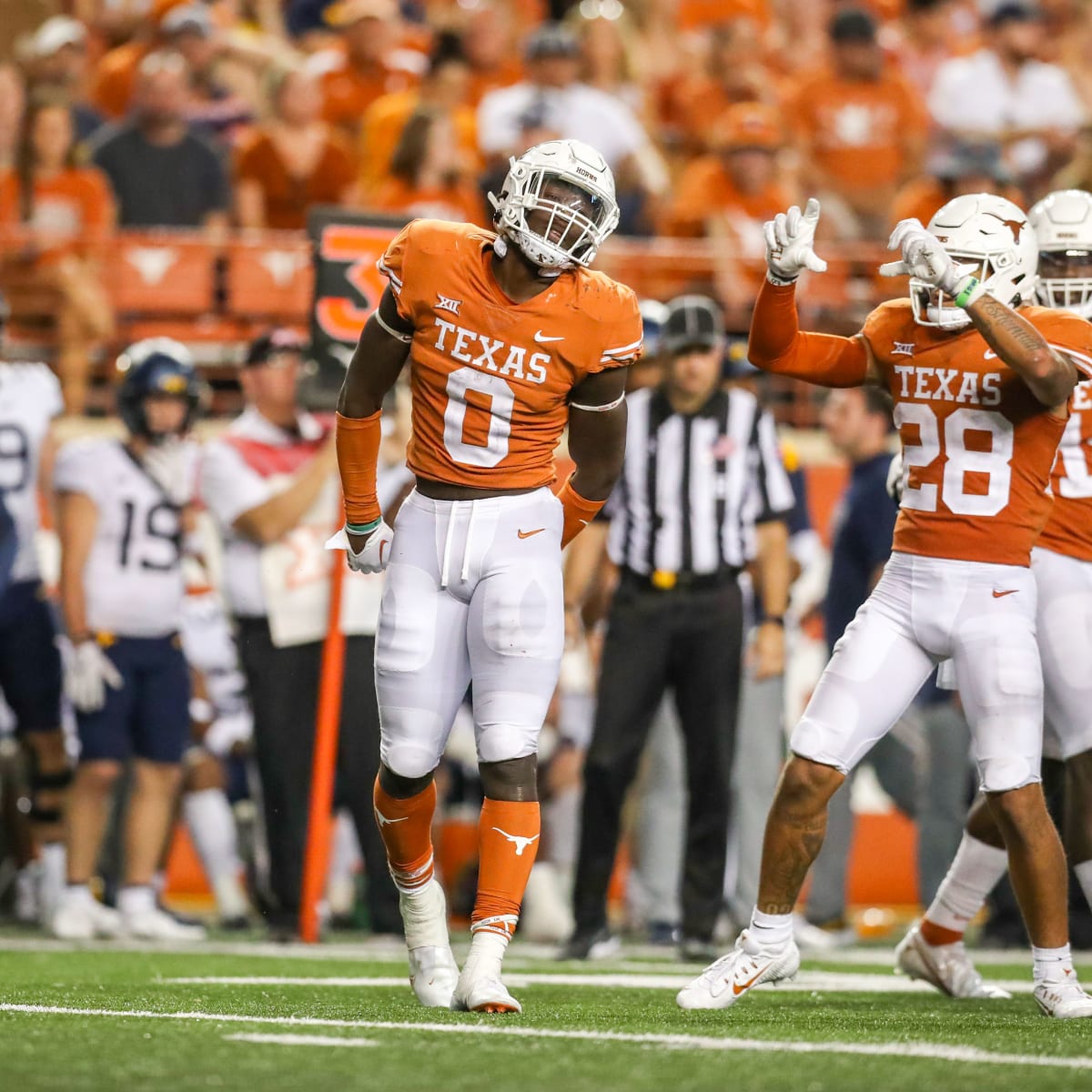 Dallas Cowboys select Texas LB DeMarvion Overshown with 90th pick