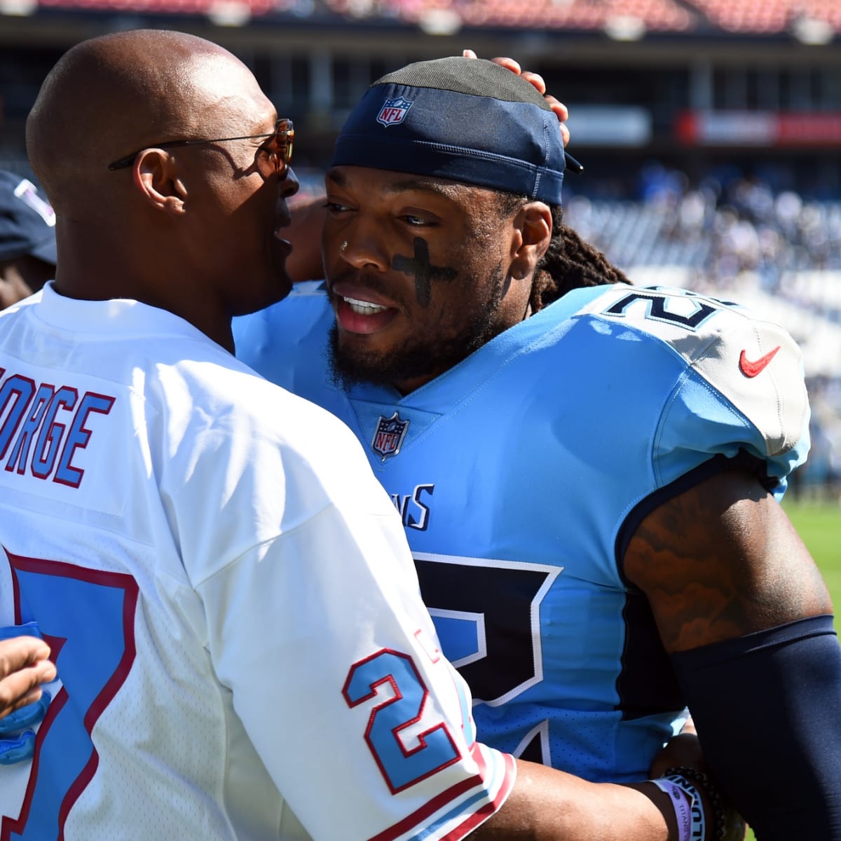 Watch: Derrick Henry congratulated by Eddie George for TD record