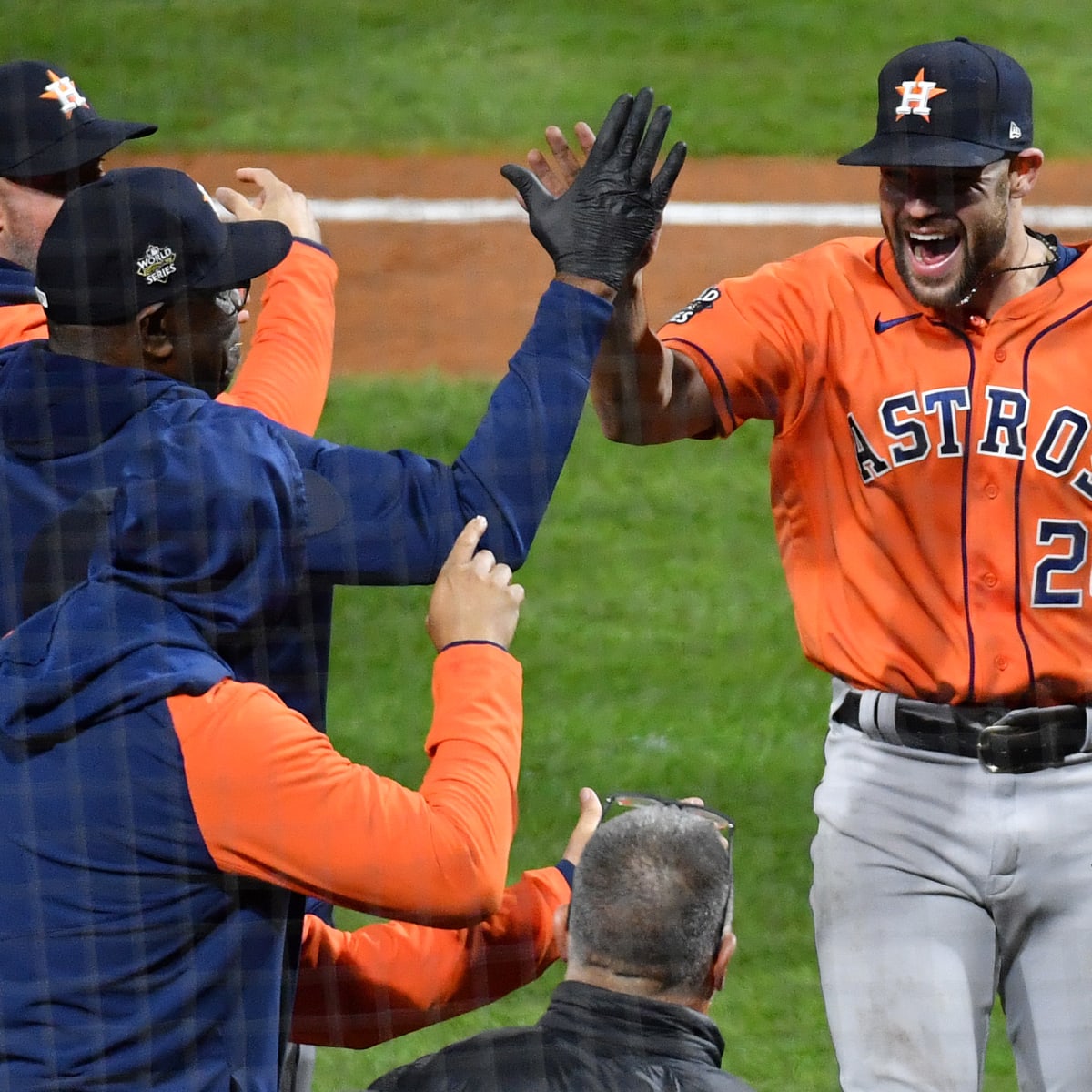 The @Astros win the pivotal Game 3 and are now 1 win away from returning to  the ALCS. #Postseason