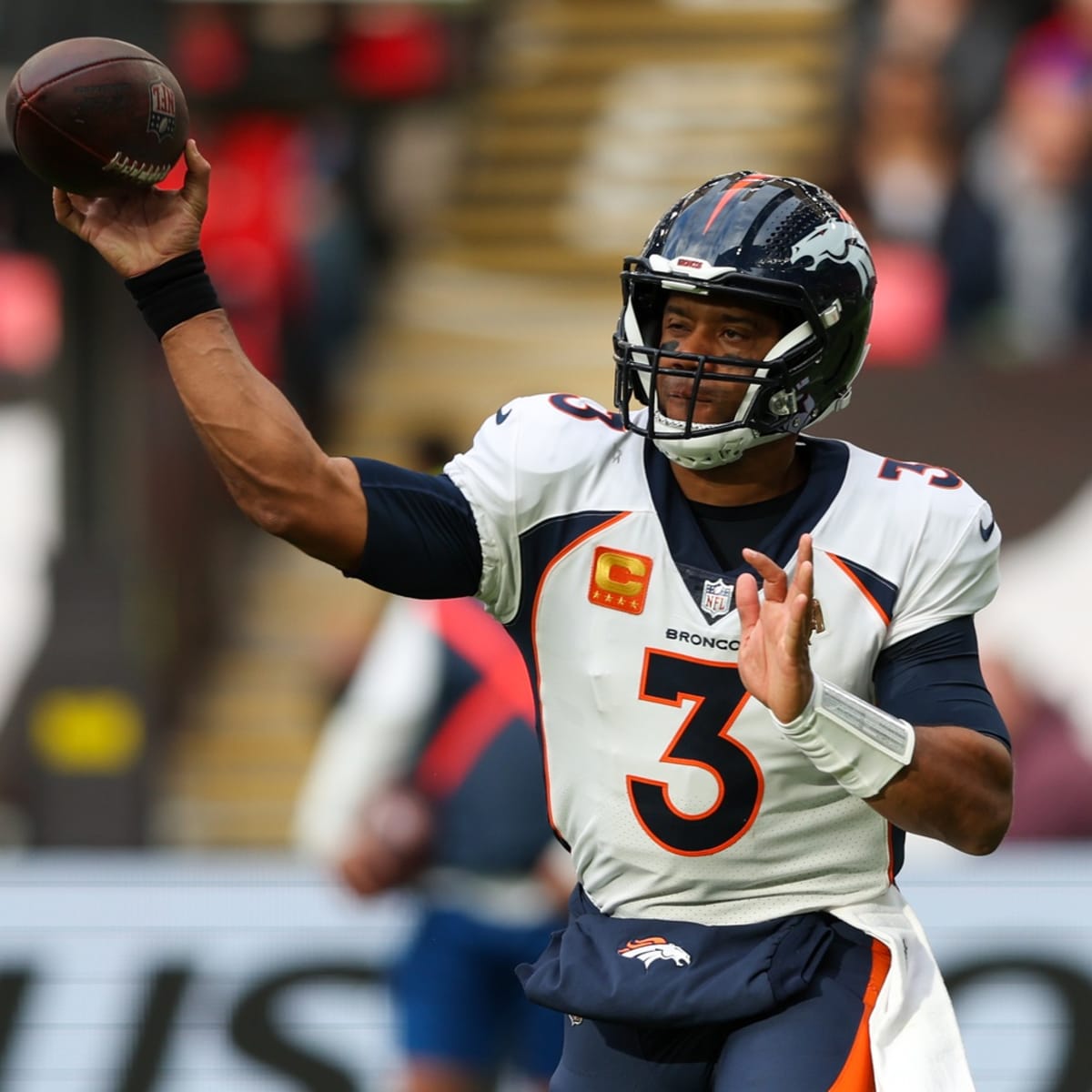 Denver Broncos HC Sean Payton: Russell Wilson 'Showed Poise & Command' in  Comeback Win Over Chicago Bears - Sports Illustrated Mile High Huddle:  Denver Broncos News, Analysis and More