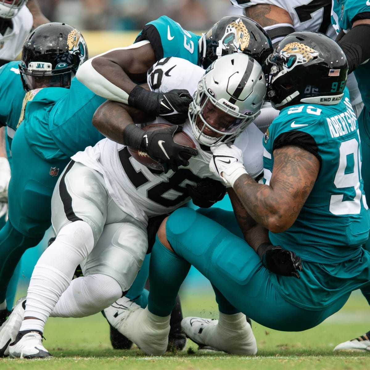 Week Nine: #Raiders at #Jaguars. Third time running the sidelines for a Jags  game, first time seeing LV running back @iam_joshjacobs from…