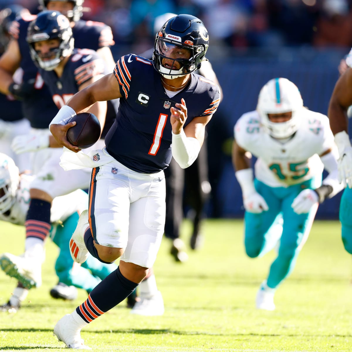 Bears' Justin Fields nearly scores touchdown on marvelous run vs