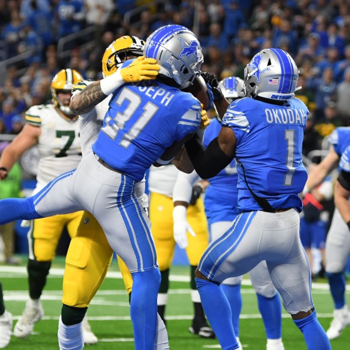 January 8, 2023: Detroit Lions defensive end Aidan Hutchinson (97) sacks  Green Bay Packers quarterback Aaron Rodgers (12) during a football game in  Green Bay, Wisconsin. Kirsten Schmitt/Cal Sport Media/Sipa USA(Credit  Image: ©