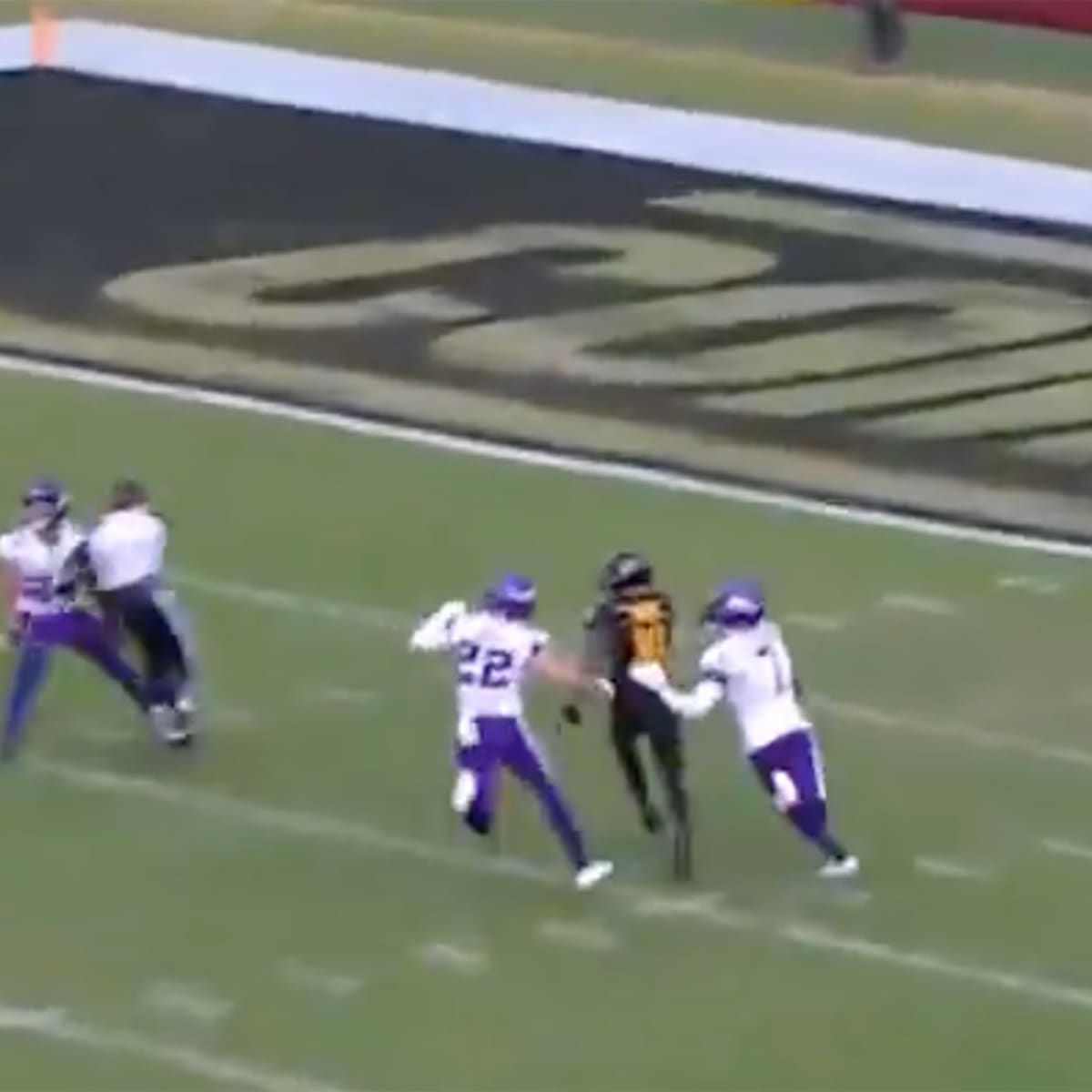 Official Blocks Vikings Defender on Commanders' Long TD Pass (Video) -  Sports Illustrated