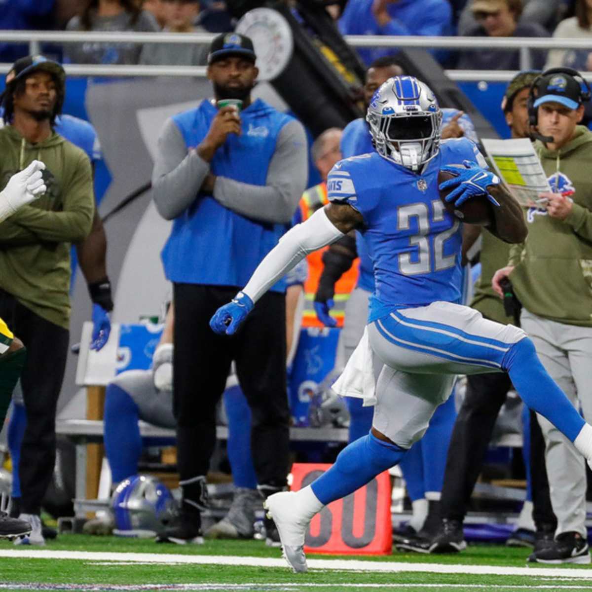 Detroit Lions running back Jonathan Williams (36) walks to a punt return  drill during an NFL football training camp practice at their team  headquarters in Allen Park, Mich., on Wednesday, Aug. 26