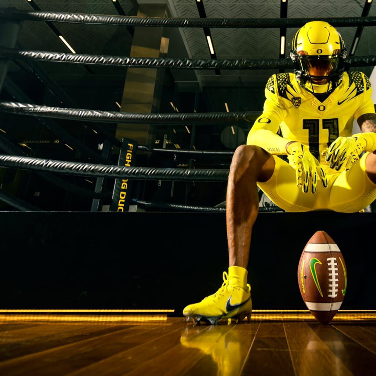 Oregon Football Releases Green and Black Uniform Combination for