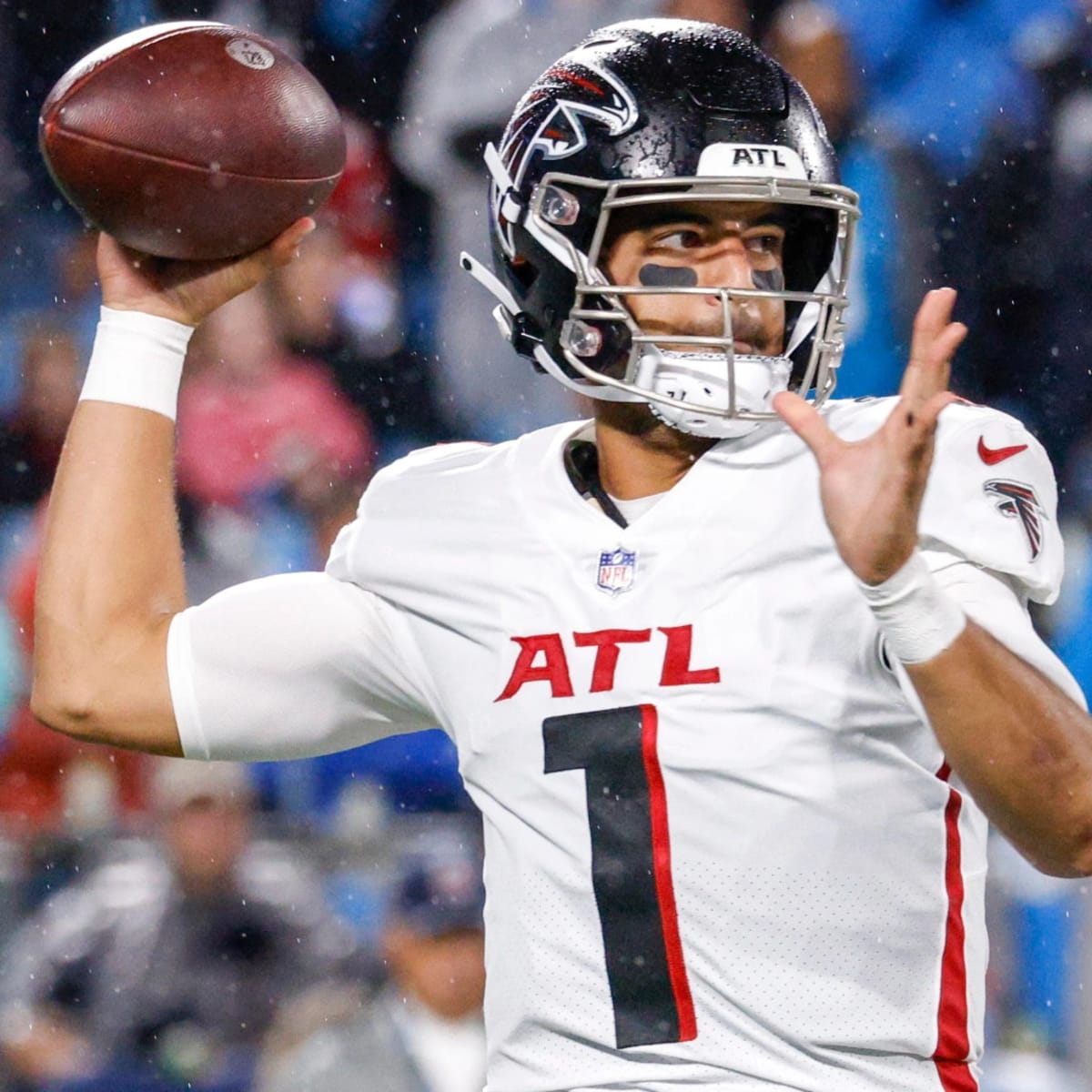 Atlanta Falcons: Marcus Mariota terribly inaccurate throwing to two stars