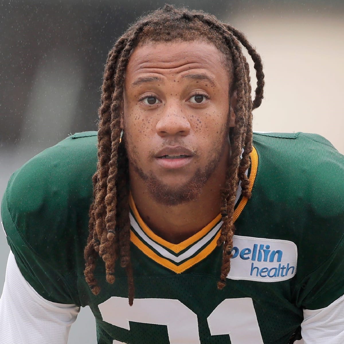 De'Vondre Campbell decries teams using turf amid Packers injuries