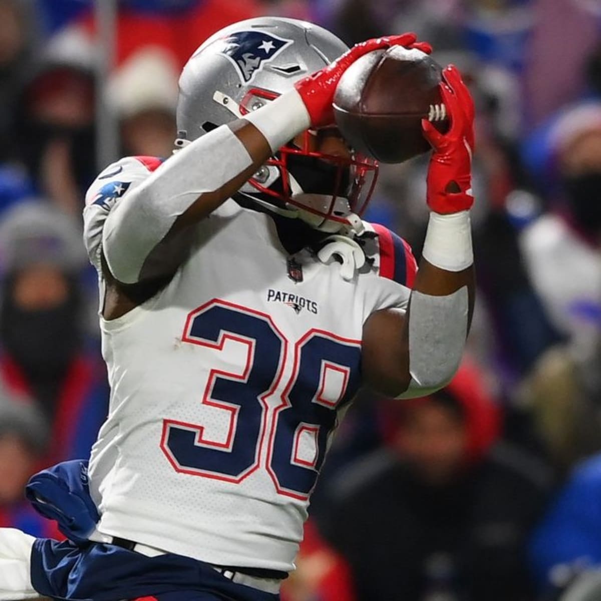 New England Patriots/Las Vegas Raiders Injury Report: Rhamondre Stevenson,  DeVante Parker Status? - Sports Illustrated New England Patriots News,  Analysis and More