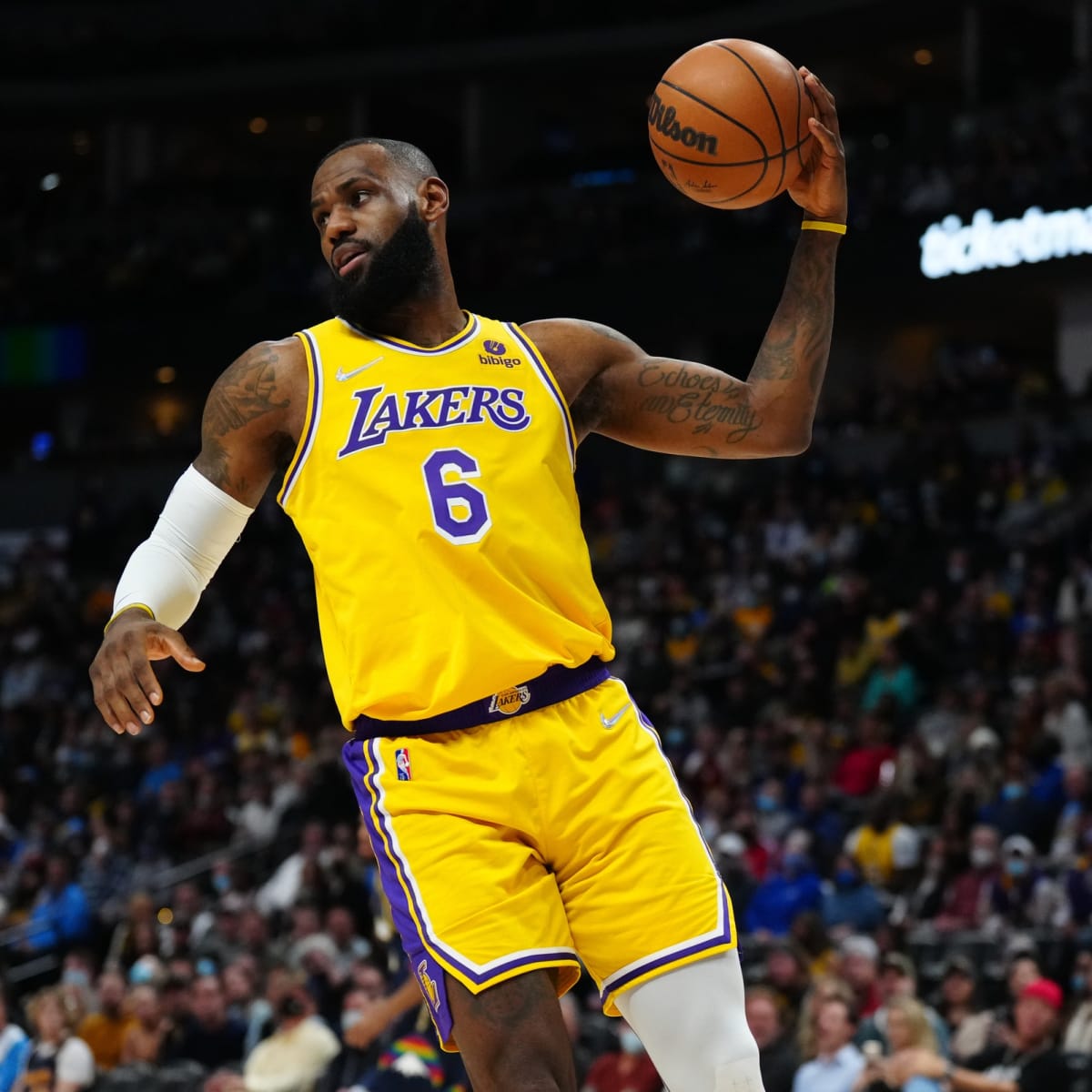 LeBron James has strained adductor, doubtful for Lakers vs. Kings