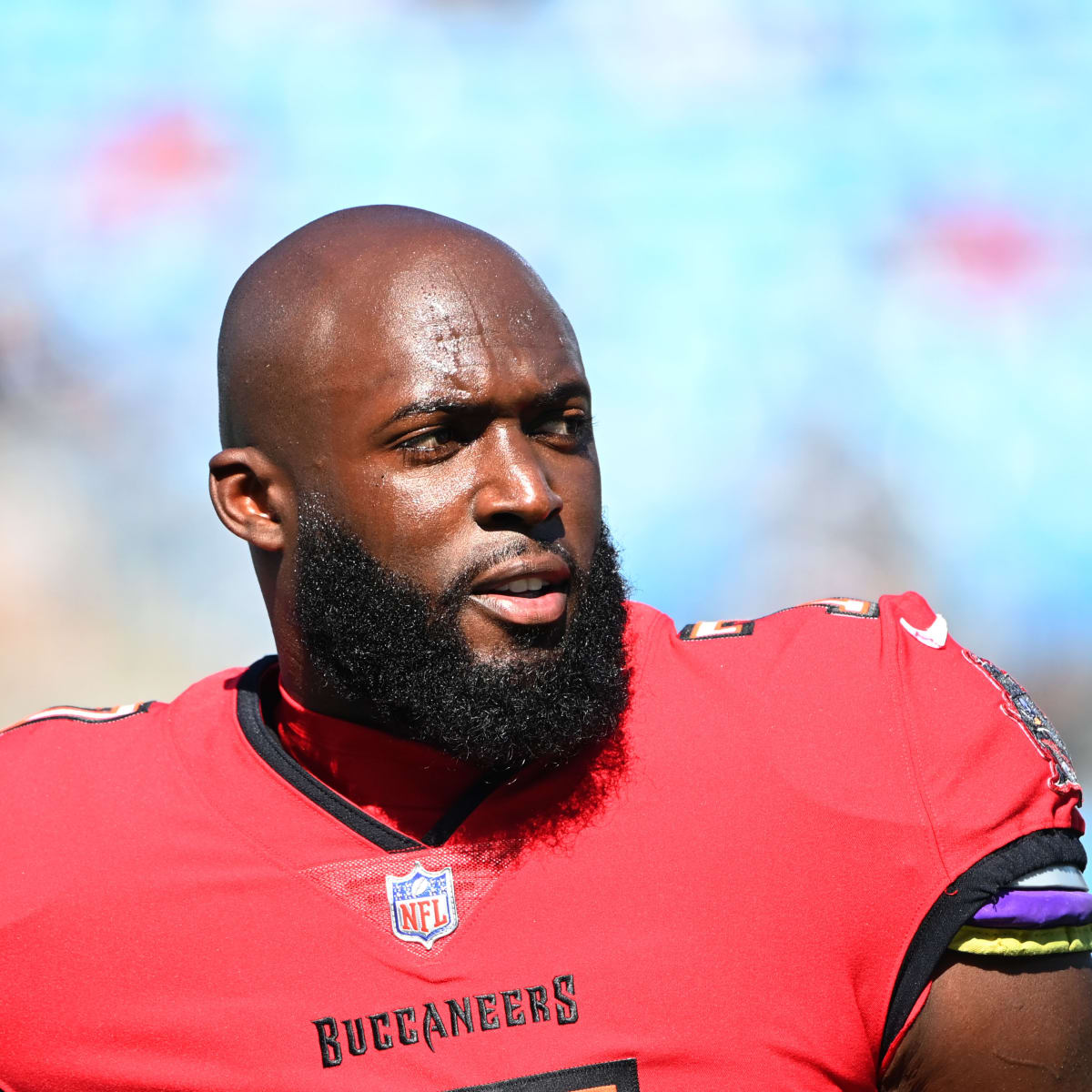 Bucs' RB Leonard Fournette doubtful to return against Seahawks