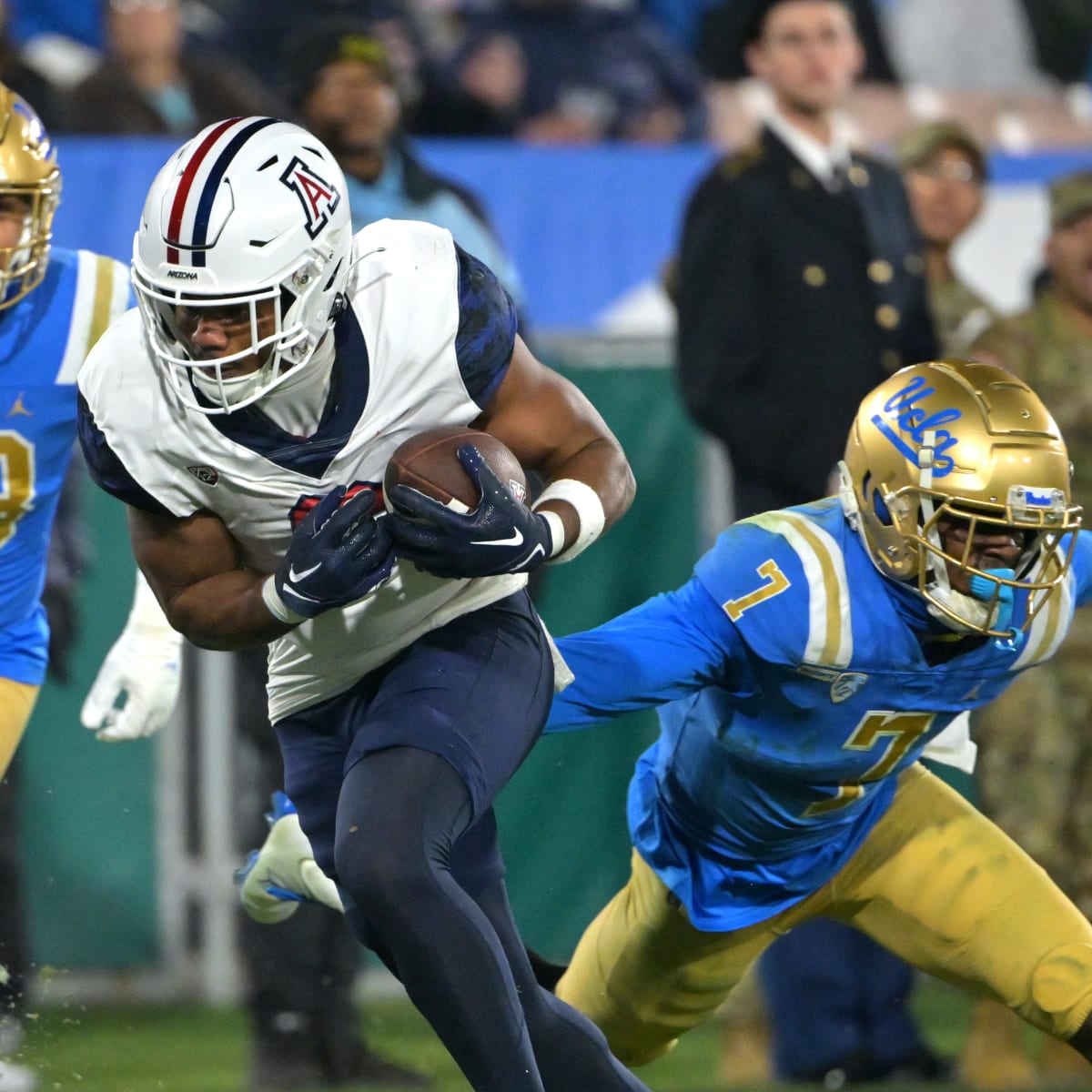 Arizona Wildcats claw their way to an upset over No. 12 UCLA football -  Daily Bruin