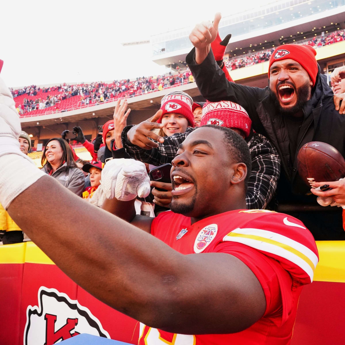 Chiefs' DT Chris Jones makes major statement in return to Chiefs