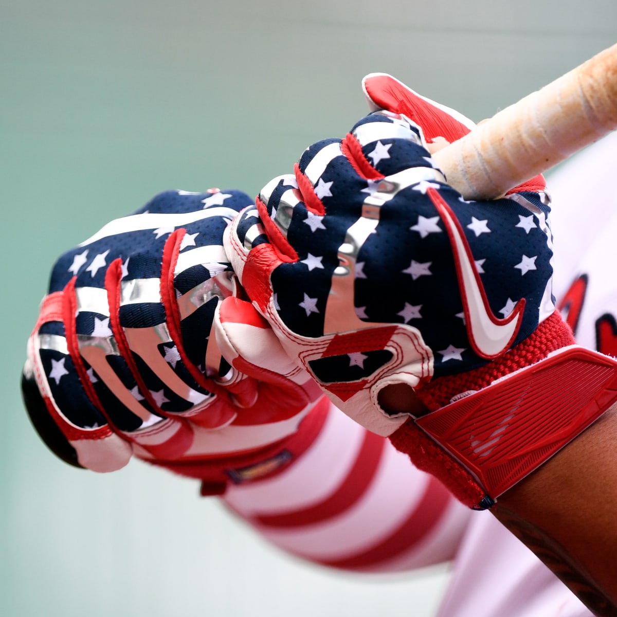 Glove Affair: Red Sox players share their leather secrets