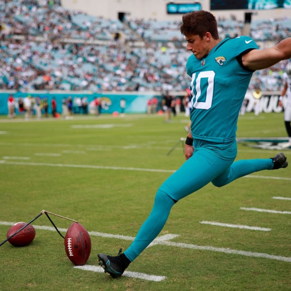 Jacksonville Jaguars kicker Riley Patterson's second made FG evens score  heading into half