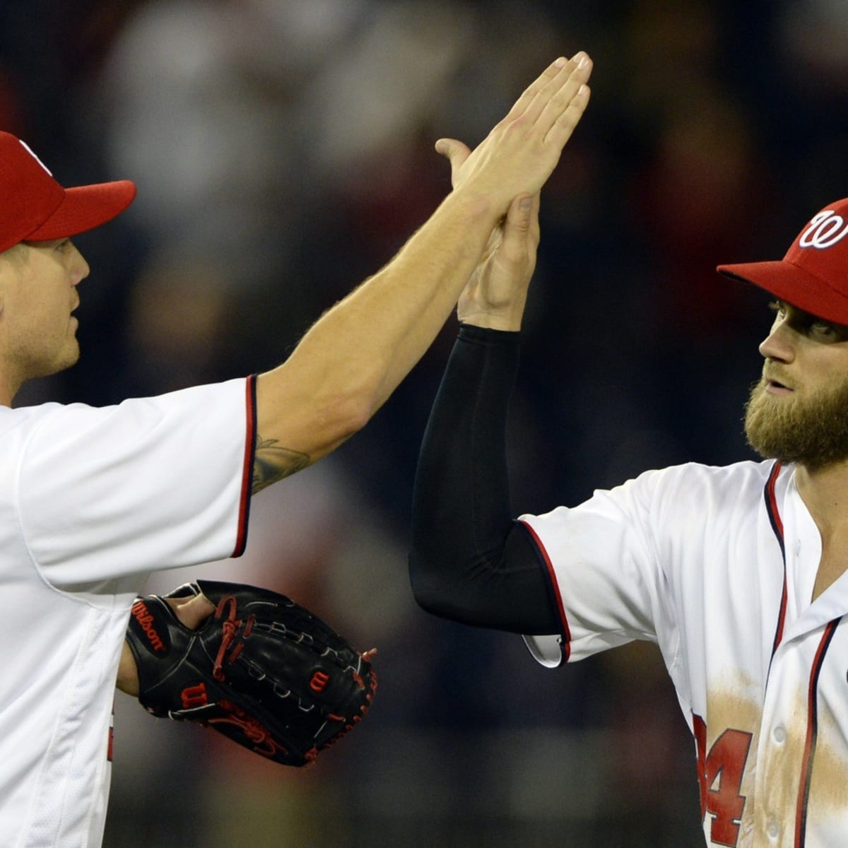 Washington Nationals' Jonathan Papelbon chokes out teammate Bryce Harper