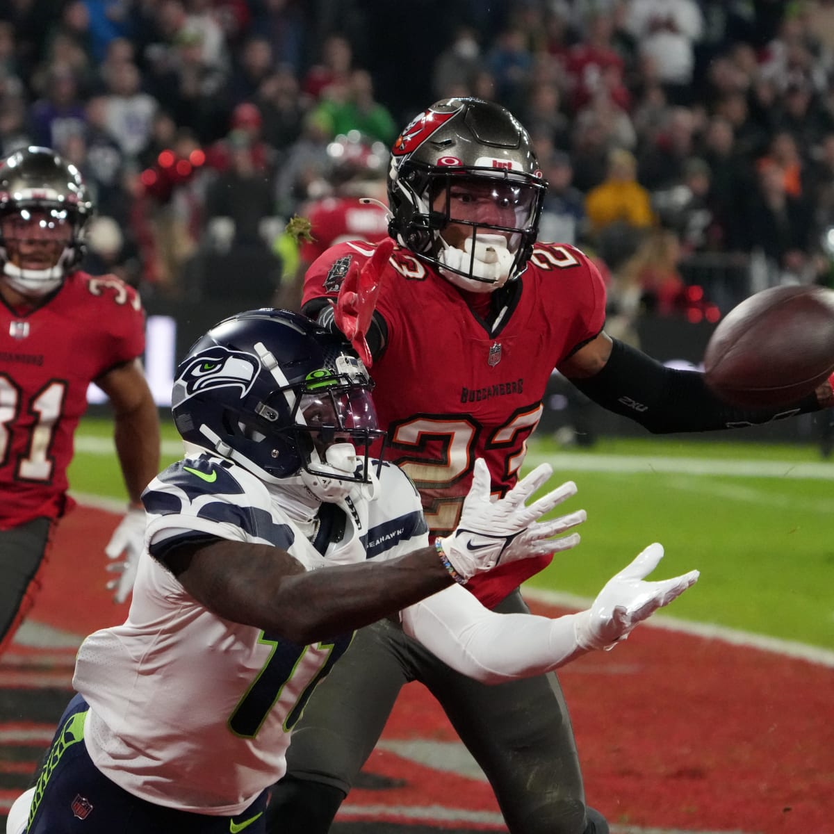 Seattle Seahawks 16-21 Tampa Bay Buccaneers: Tom Brady stars in