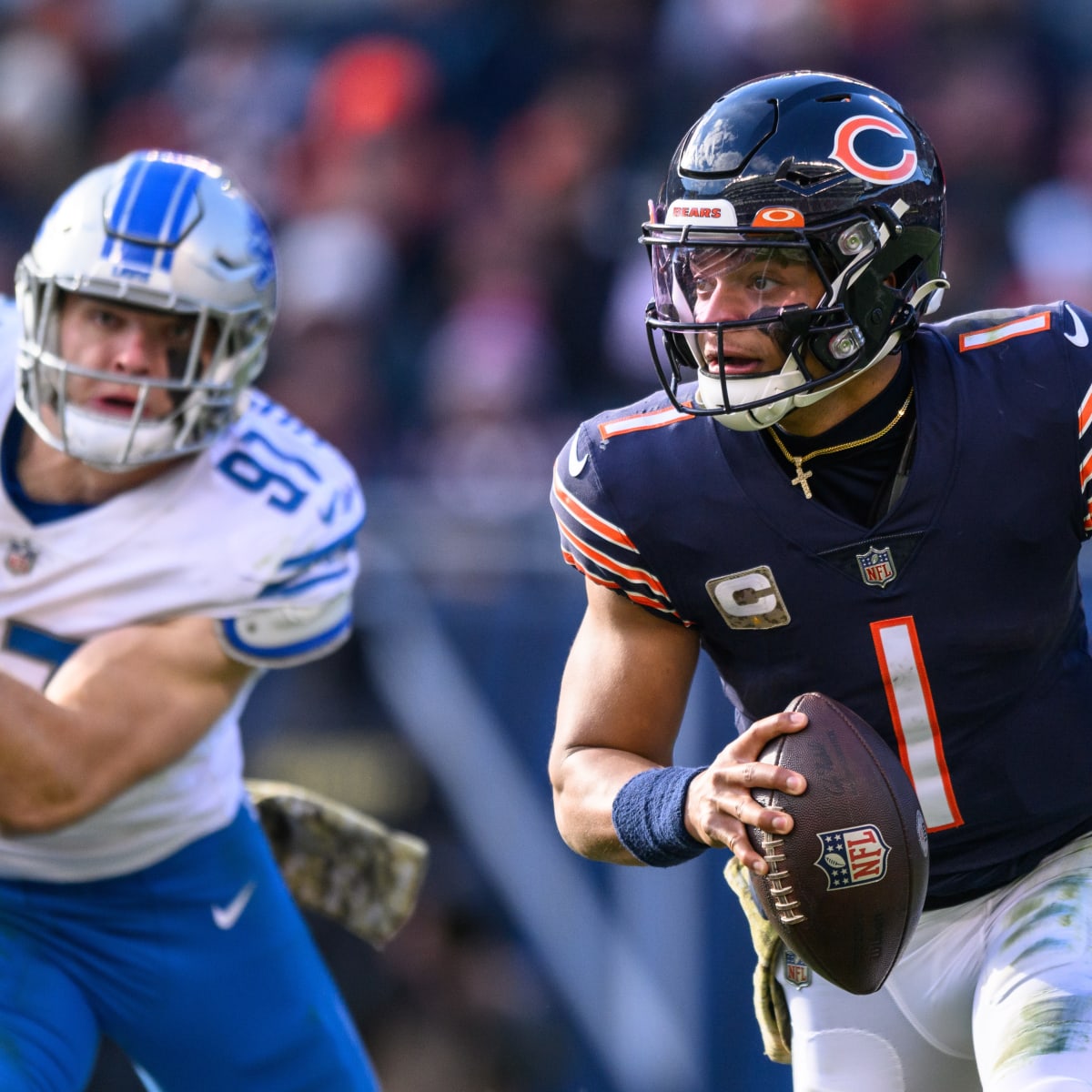 Justin Fields struggles in red zone, Bears trail 3-0 at half - Chicago  Sun-Times