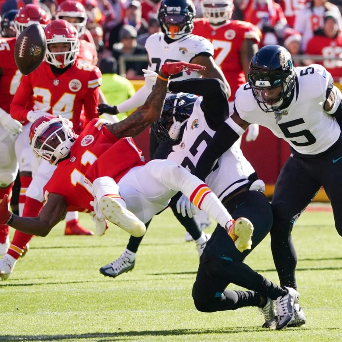 Jacksonville Jaguars safety Andre Cisco (5) warms up before an NFL football  game against the Tennessee Titans, Saturday, Jan. 7, 2023, in Jacksonville,  Fla. (AP Photo/John Raoux Stock Photo - Alamy