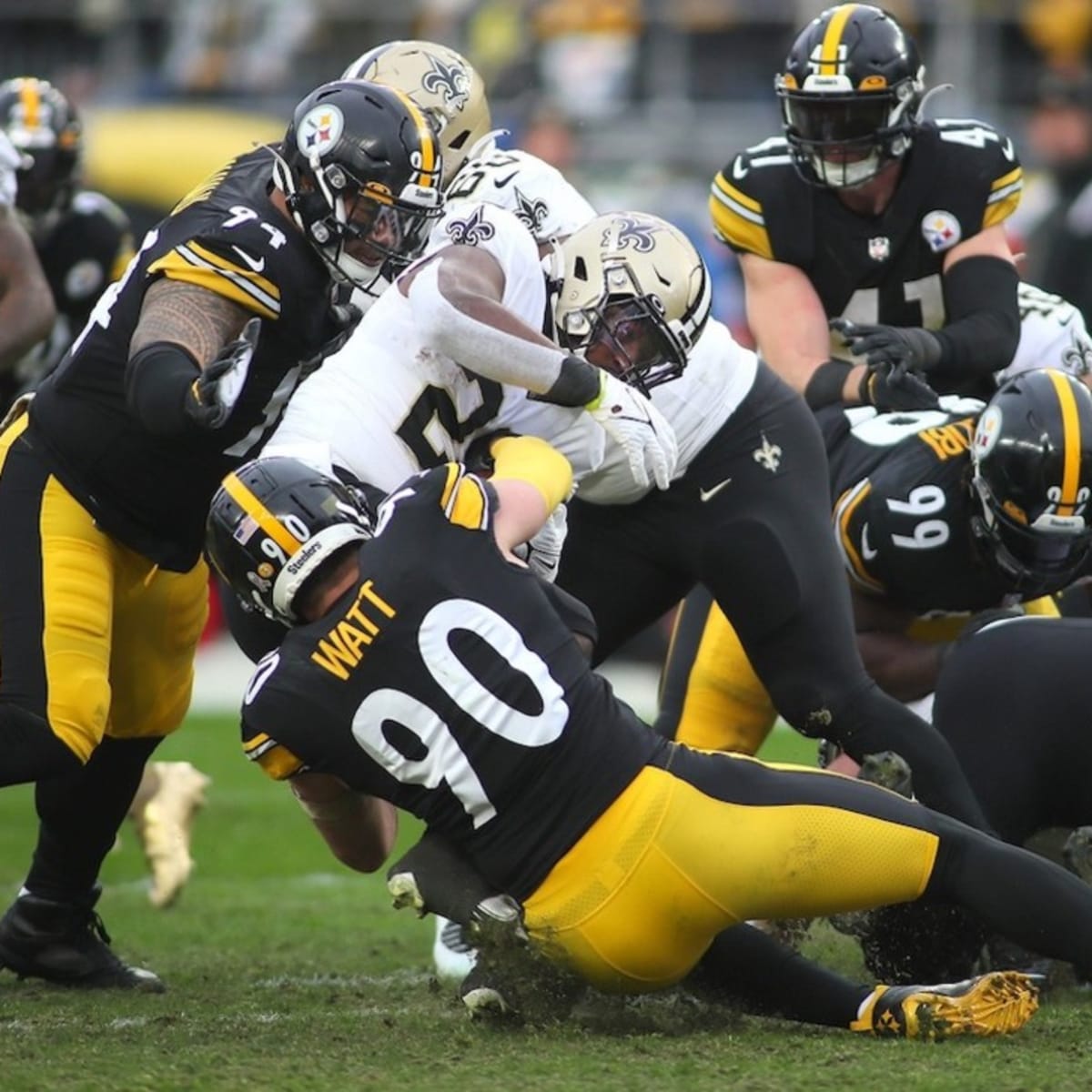 Steelers Keep Slipping On Bad Field Conditions After Pitt Game