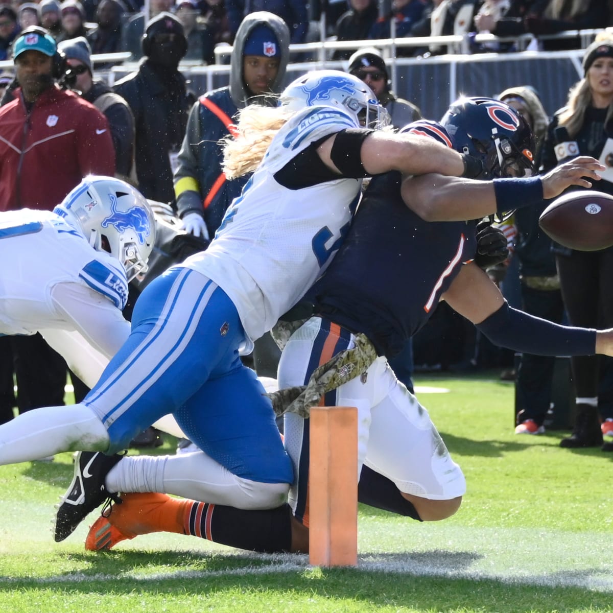 Bears TE Cole Kmet with amazing one-handed catch vs. Falcons