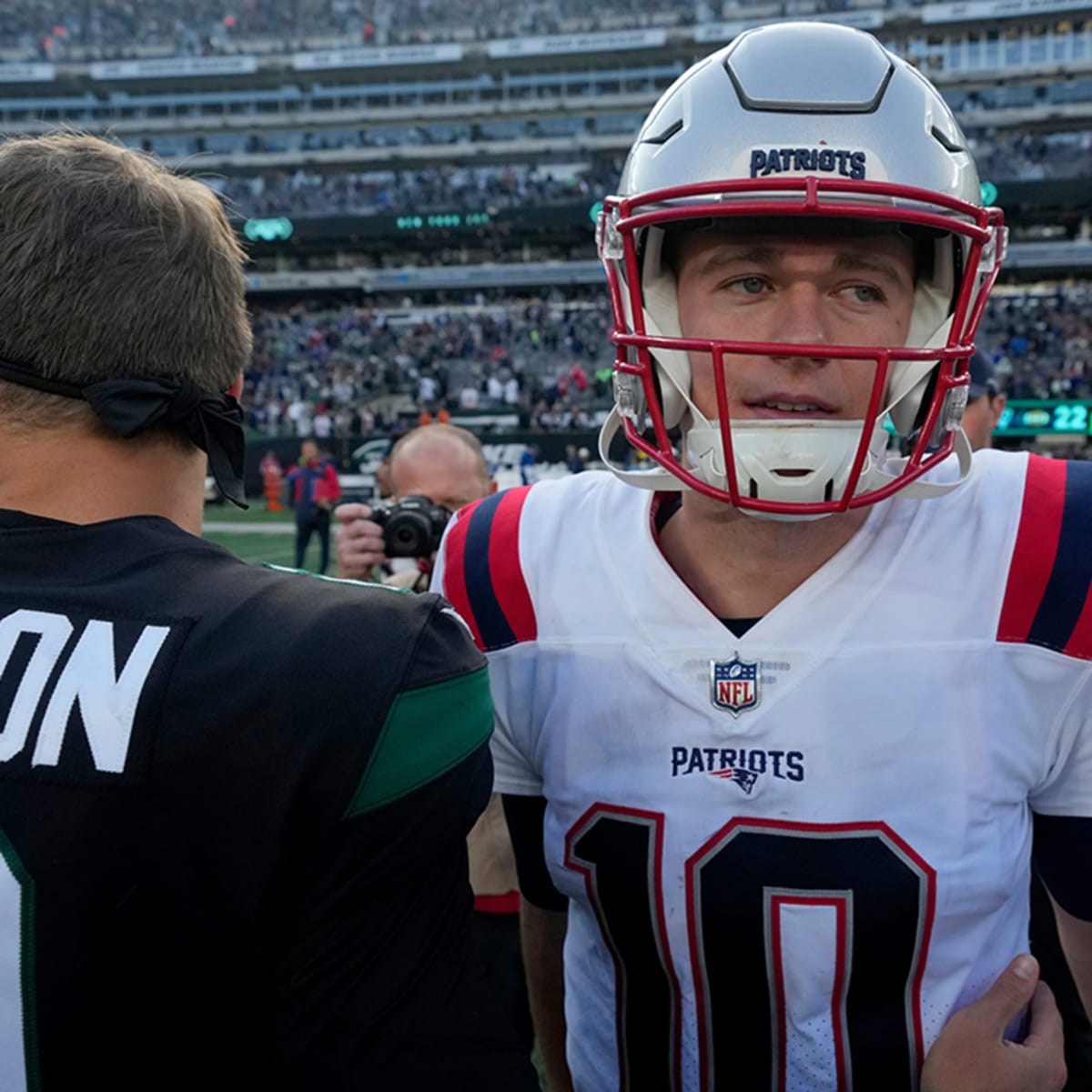 New England Patriots Quarterback Mac Jones Among '3 to Watch' vs. Miami  Dolphins - Sports Illustrated New England Patriots News, Analysis and More