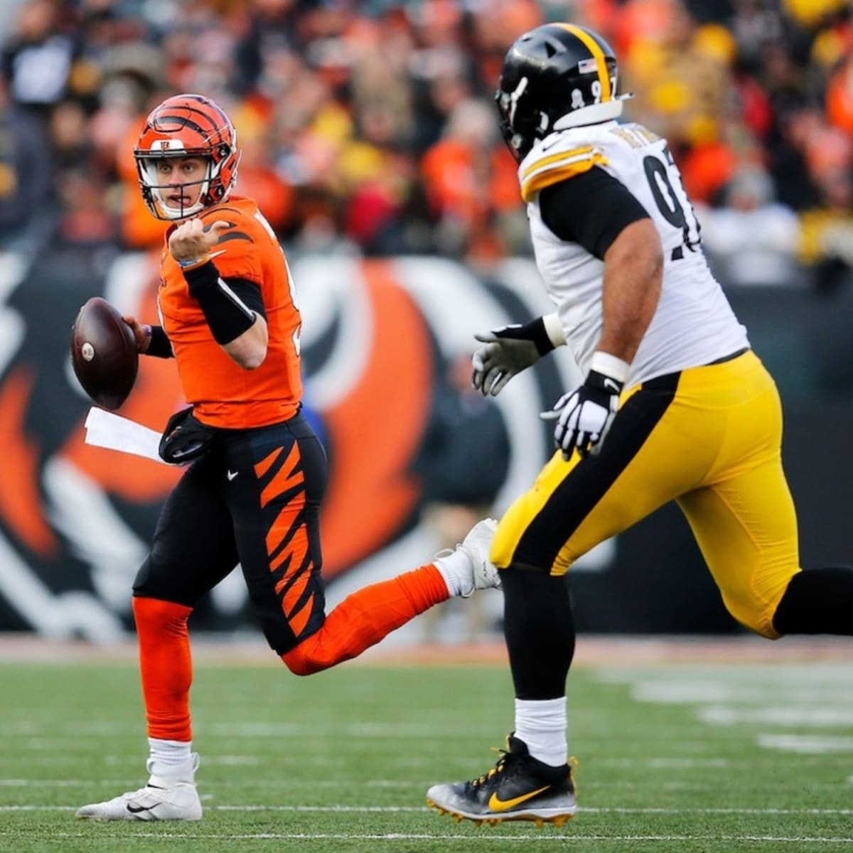 Can't-Miss Play: Pittsburgh Steelers cornerback Ahkello Witherspoon tips  Cincinnati Bengals quarterback Joe Burrow's pass to himself for PIT's  fourth INT of day