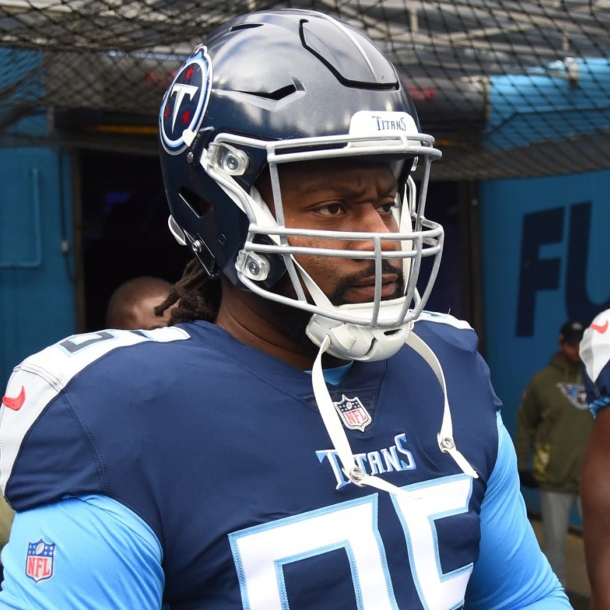 Tennessee Titans defensive end Denico Autry (96)runs onto the