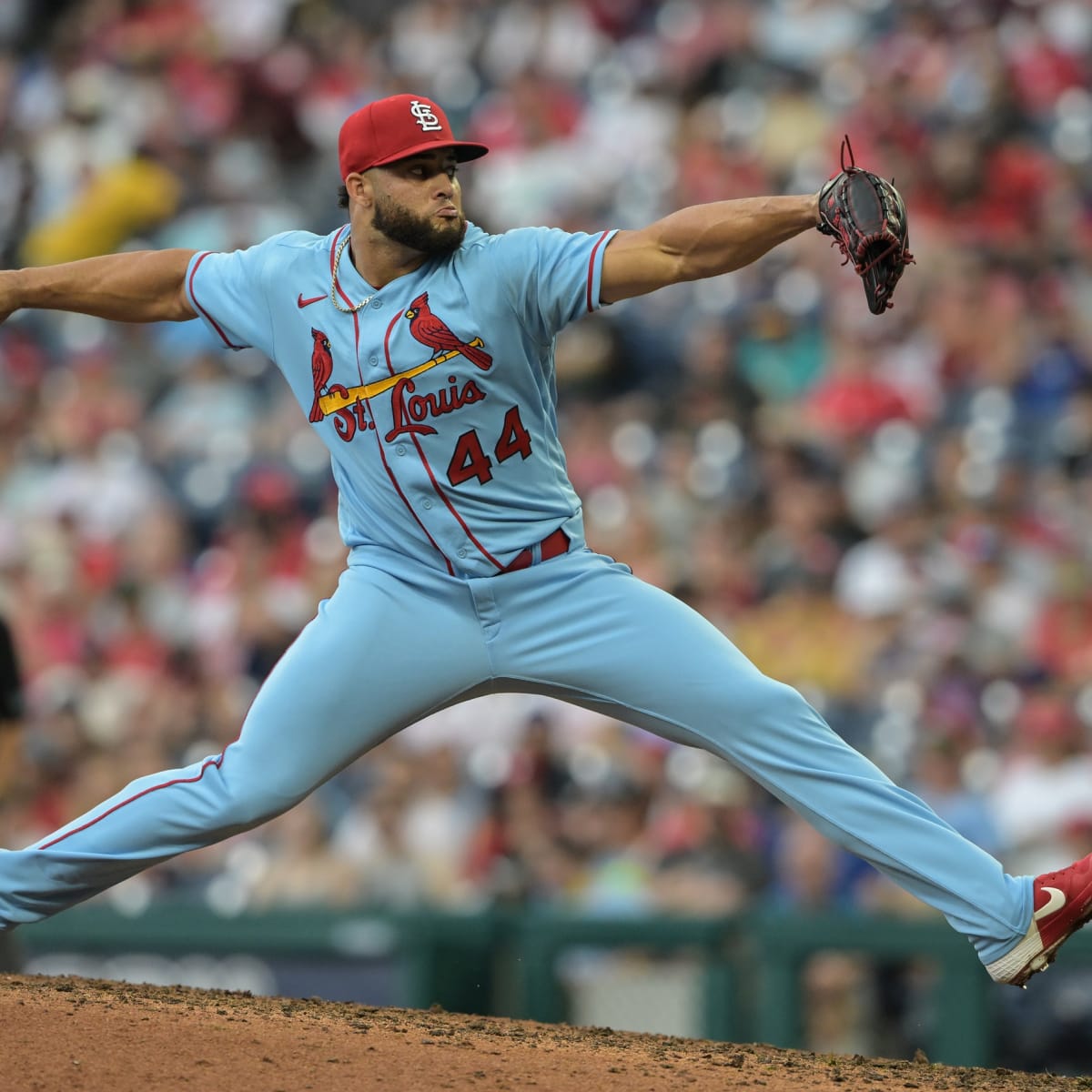 Blue Jays claim righty Junior Fernández off waivers from Yankees