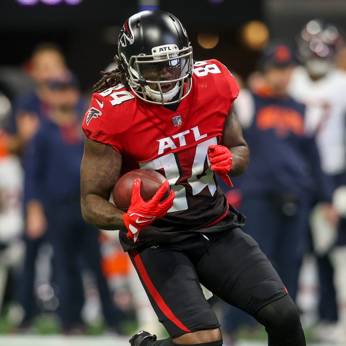 Patterson breaks kickoff return record; Atlanta Falcons hold on