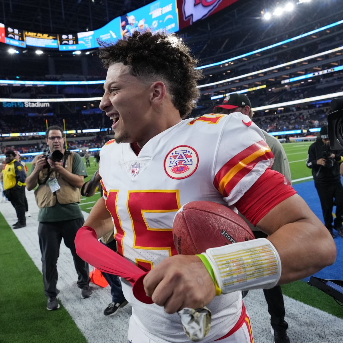 Chiefs with chance at three game lead in AFC West against rival Chargers