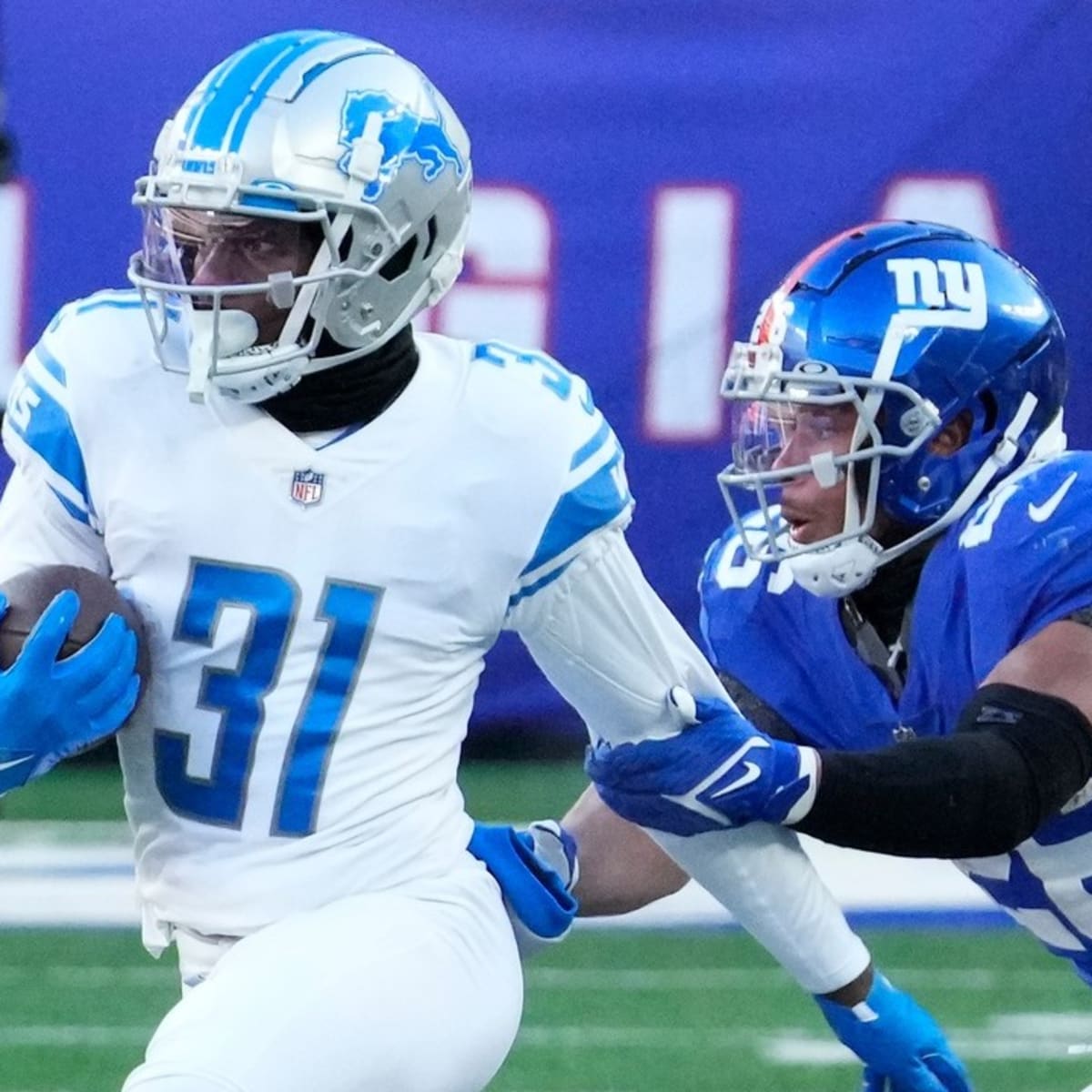 Rookie Aidan Hutchinson's versatility lifts Lions' playoff hopes