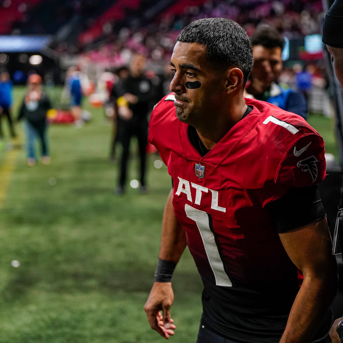 Marcus Mariota named the starting quarterback of the Atlanta Falcons 